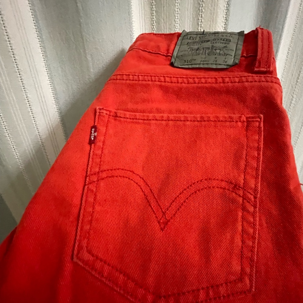 Red Levi's Super Skinny